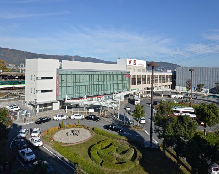 京阪くずは駅ビル南館 2